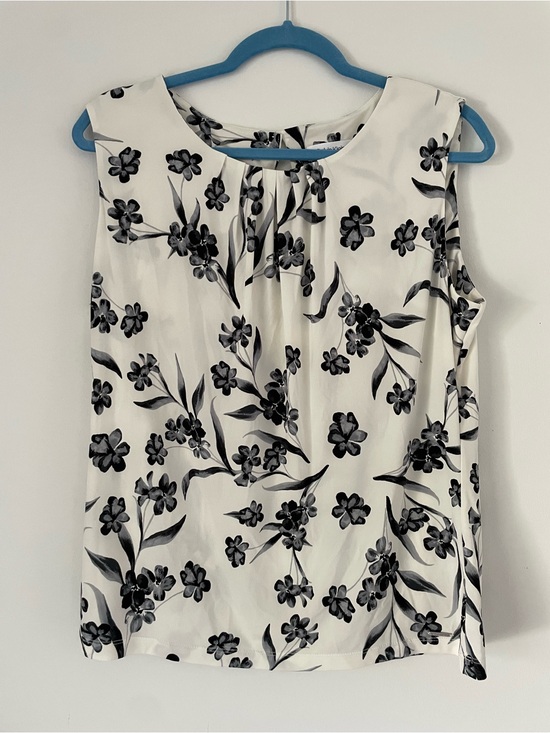 Calvin Klein Tops - Calvin Klein White Black Floral Pleated Neck Sleeveless Blouse XL